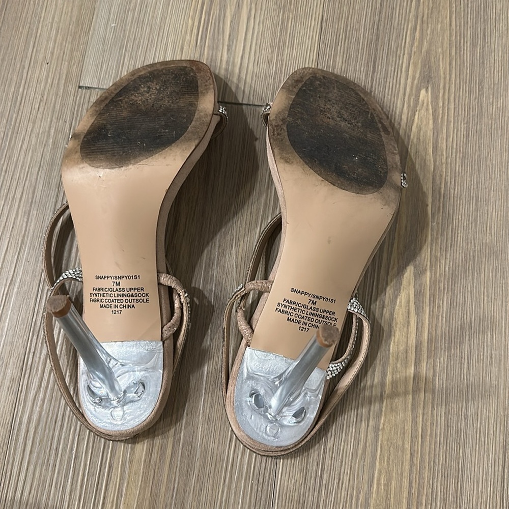 Heels - Picture 6 of 6